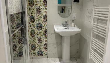 Appartement privé, piscine jacuzzi dans les bois - Foto 3