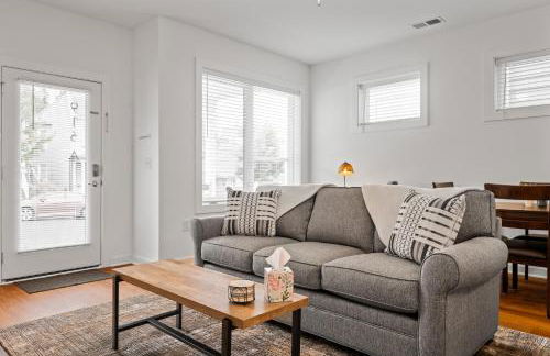 Charming Duplex Retreat in Old Town Manchester, VA - Foto 35