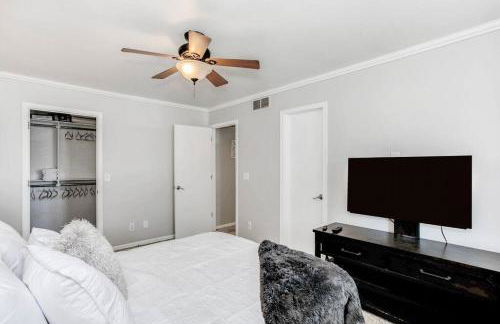 WOW! Spacious Retreat & amazing yard 2400+4bd/3bth - Foto 27