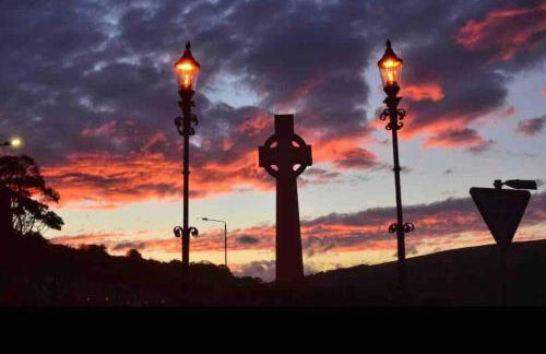 Beautiful spacious old schoolhouse with stunning sea views and beach nearby - Foto 31