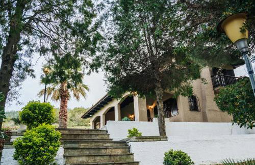 The Tree House - Photo 9