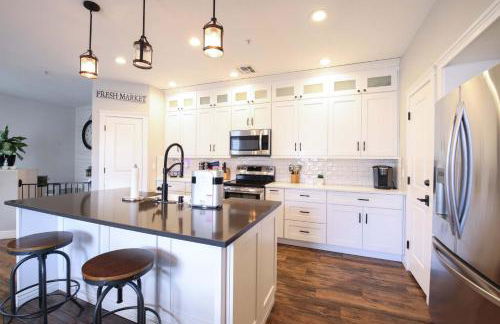 Central Luxury Mountain Oasis with TWO Pools and Jacuzzis - Foto 3