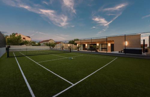 Villa Tina with Swimming Pool, Tennis court, Games room, Sauna, Gym, BBQ - Foto 42