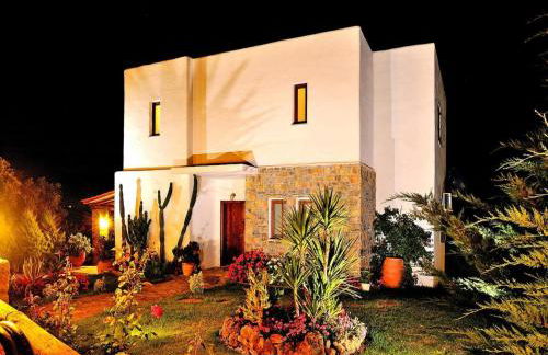 Private Pool & Garden Villa for 6 - Foto 10