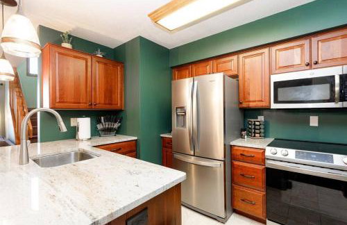 Relaxing 2Bedroom Townhome w/Playroom & Great View - Foto 26