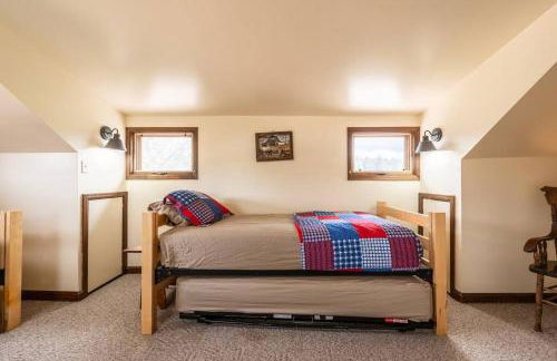 New! Historic Chalet in Colorado National Forest - Foto 35