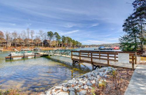 Spacious Lake Keowee Home Boat Slip and Pool Access - Foto 34