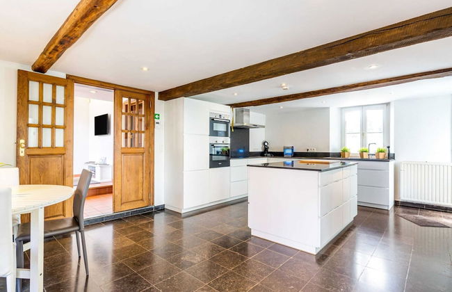 Plush Villa in La Roche-en-ardenne With Swimming Pool - Photo 14