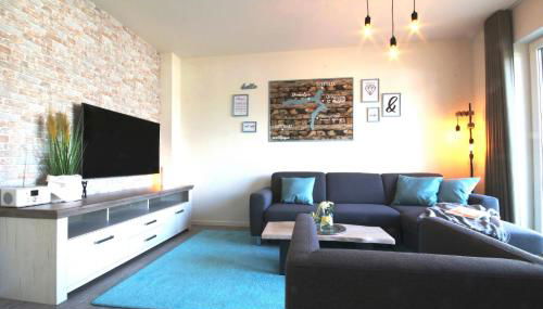 FerienHAUS Marta am Diemelsee im Sauerland mit eigener Sauna, Garten, Terrasse, Balkon und Blick auf den See - Foto 2