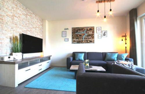 FerienHAUS Marta am Diemelsee im Sauerland mit eigener Sauna, Garten, Terrasse, Balkon und Blick auf den See - Foto 2