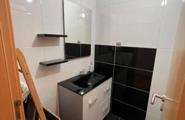 Machico Apt Moderno Familias ou Grupos - Foto 9