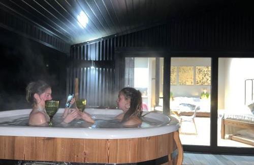 Quirky, Luxury Hideaway - Photo 39