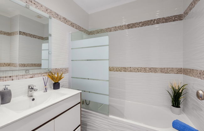 Happy Moments - Photo 9