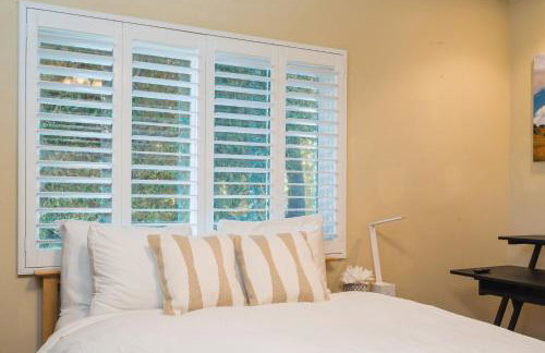 Lavender & Vine - Downtown Retreat with Hot Tub and Fire Pit! - Foto 22