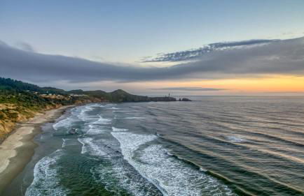 Coastal Garden - Anchor Pier Lodge - Photo 4