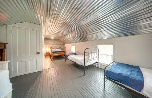 Historical Magnesia Springs Home, Near Kayaking! - Foto 21