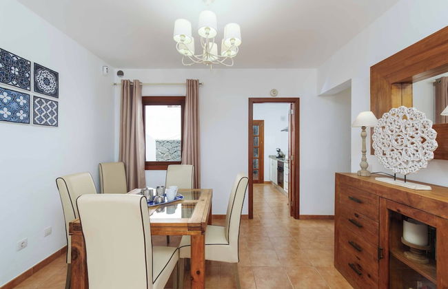 Villa Rioja - Photo 2