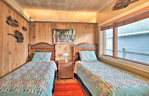 Chic Home: Ocean Views, Hot Tub & Game Room! - Foto 18