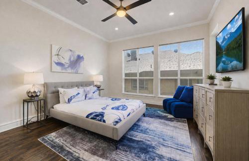 Luxury Oak Lawn Home | Game Room, Parking, Balcony - Foto 9