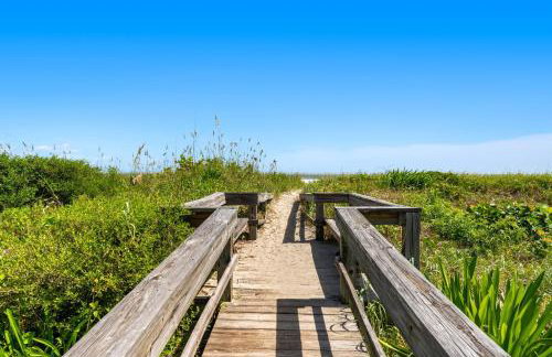 Ola Grande - Beachside Condos with Pool next to Cocoa Beach Pier - Foto 36