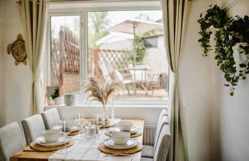 Serene Boho Retreat: White Oak Charm House 10ppl - Foto 34