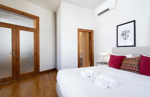 Chiado Stylish Bright Apt with AC - Photo 4