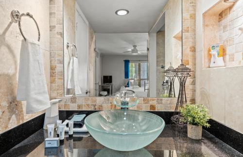 Spacious Preston Hollow Condo - Foto 23