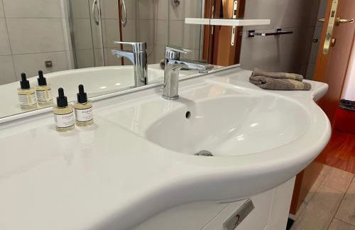 Lucens Domus Appartamento Roma quartiere Trieste - vicino Metro b1 - - Foto 6