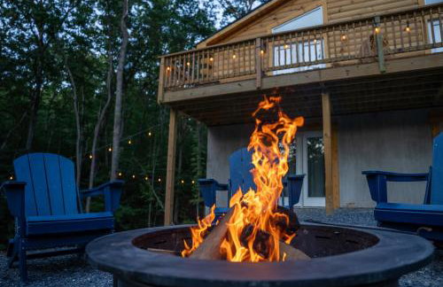 The Wilderness Cabin - Shenandoah Getaway - HotTub, Arcade, RiverAccess - Foto 3