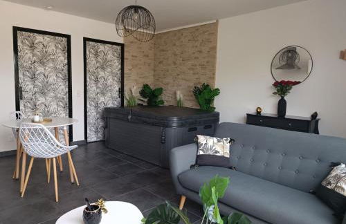 Évasion romantique avec jacuzzi intérieur - Foto 24