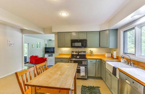 Charming Union Pier Home with Deck Half-Mi to Beach - Foto 7