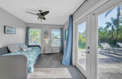 456 Stunning Canal-Front Home with Heated Pool - Foto 25