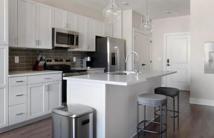 Landing Stylish 1BD Pool Clubhouse - Photo 7