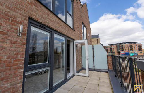 Outstanding 5 Bedroom Townhouse, Canal Views By Valore Property Services - Foto 74