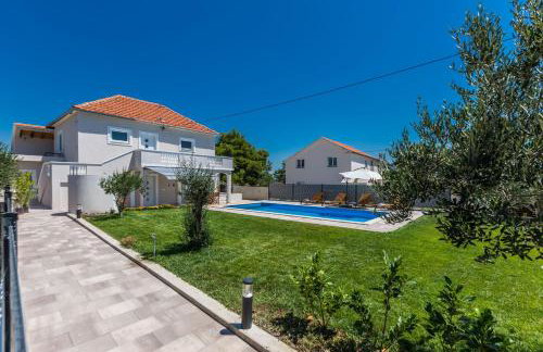 Serene Escape Near Zadar With Private Pool & Charming Outdoor Oasis - Foto 87