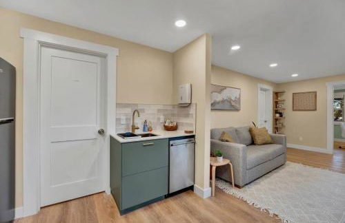 Westlake Nest Minutes to DT Quiet & Renovated - Foto 8