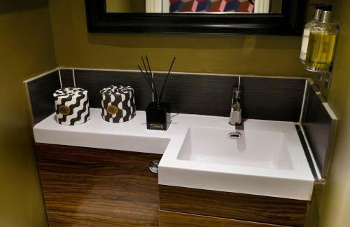 Imperial King apt, Cheltenham centre, dedicated free parking - Photo 19