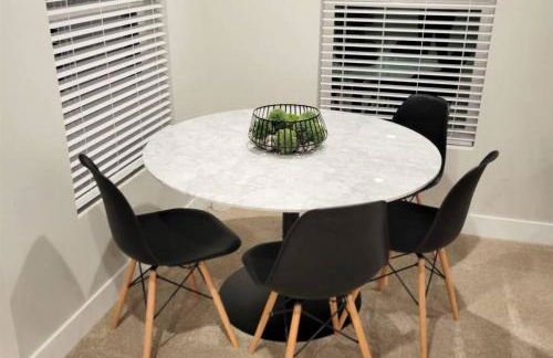 Midway to Heaven! BRAND NEW 5 bed 4.5 bath, HOTTUB - Photo 18