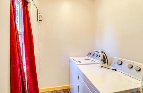 Hike and Snow Play! Overgaard Home with Fireplace - Foto 18