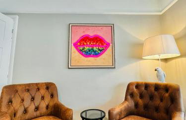 Modern 5 Bed 3 Bath House - Photo 36