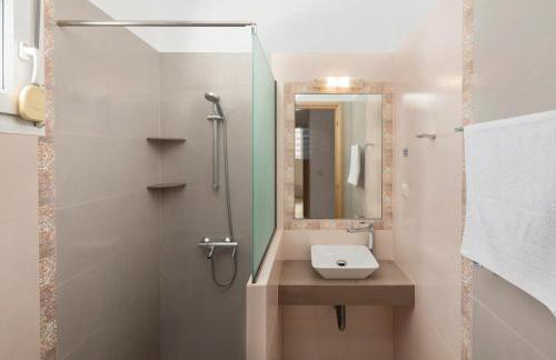 Elena Costa - Photo 21