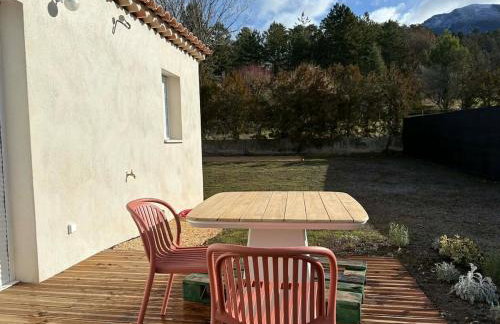 La cahuete Maison neuve, borne électrique, terrain de boules, jardin clos privé - Foto 17
