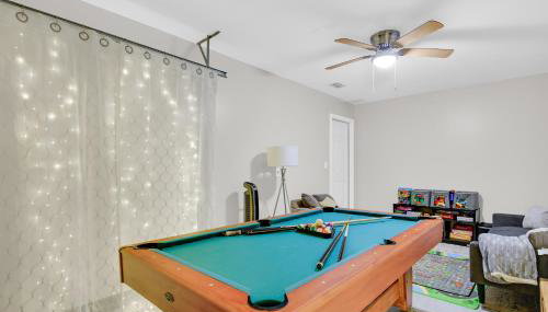 Queens Hidden Gem with Game Room 5 beds sleeps 9 - Foto 2, Game Room