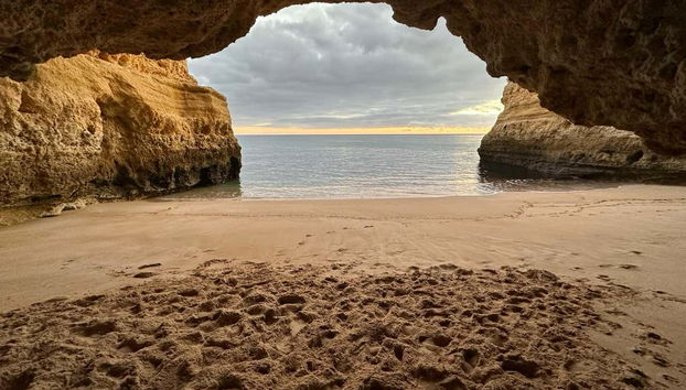 Excursión a la cueva de Benagil, Algar Seco y la playa de la Marina - Foto 2
