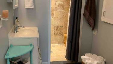 Quaint Coastal Pool Home on Florida's Space Coast - Foto 5