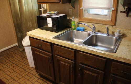 Beautiful, Cozy Stay in Oak Park, Queen Bedroom, Work Setup & Backyard Grill - Foto 23