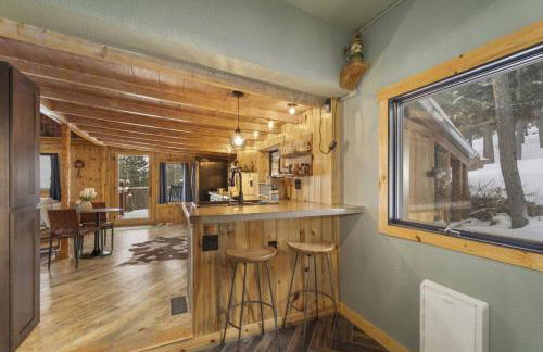 The Tyrolean Cabin. Panoramic Views. Hot Tub. - Photo 23