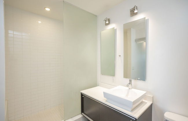 Unfurnished Condo | Amazing Layout with Balcony and In-building Storage Unit - Foto 18