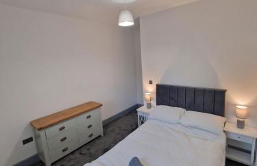 Stunning Modern Riverside Cottage - Photo 13