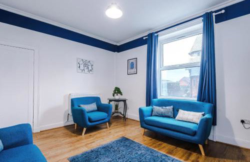 Charming Home in Chester by 53 Degrees Property, Ideal for Family Getaways, Central Location! - Foto 3